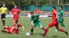 Der Abtswinder Angreifer Niclas Staudt (Mitte) kommt in dieser Szene gegen Tobias Richter (am Boden), Michael Lummer (links) und Daniel Rabanter (rechts) von der SpVgg Hankofen-Hailing nicht an den Ball. Der TSV Abtswind verlor sein Bayernliga-Heimspiel gegen den Regionalliga-Absteiger knapp.