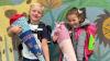 Wer hat die größte Lücke - natürlich nur zwischen den Zähnen? An ihrem ersten Schultag in der Grundschule Hellmitzheimer Bucht in Markt Einersheim strahlten Linus und Lilly um die Wette.