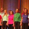 Den Schlusspunkt setzten die mehr als 30 Sängerinnen und Sänger vom Chor InTakt mit ihrem modernen Chorgesang unter der dynamischen Leitung von Stefan Ammersbach.