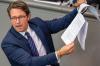 Dass der ehemalige Bundesverkehrsminister Andreas Scheuer wegen des Maut-Debakels zur Verantwortung gezogen wird – diese Schlagzeile fehlt im August leider erneut, ahnt unser Autor.