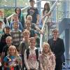 4. Klasse der Grundschule Sonderhofen, Kundenberaterin Katharina Pötzl und Kundenberater Jakob Düchs.