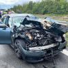 Völlig zerstört wurde dieser BMW bei dem Unfall auf der Maintalautobahn am Donnerstag. Der Fahrer erlitt beim Aufprall auf einen Lkw schwere Verletzungen.