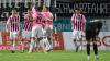 Groß war die Freude bei den Spielern des TSV Aubstadt (pinke Trikots) nach dem Abpfiff der Partie beim SV Wacker Burghausen, die die Aubstädter am Freitagabend mit 1:0 gewannen.