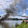 Brand einer Motoryacht auf dem Main bei Pflochsbach.
