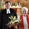 Pfarrer Peter Hohlweg freut sich über seine künftige Unterstützung durch die neue Diakonin Sabine Dresel.