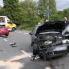 Die Unfallverursacherin mit ihrem schwarzen VW Polo missachtete mutmaßlich wohl das Rotlicht der Ampel, sodass sie im Kreuzungsbereich mit einem Peugeot zusammenstieß.