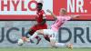 Steffen Behr (vorne) vom TSV Aubstadt meldete nach seiner Einwechslung den bis dato auffällgisten Kickers-Spieler Benjika Caciel (hinten) fast komplett ab. Steffen Behr (vorne) vom TSV Aubstadt meldete nach seiner Einwechslung den bis dato auffällgisten Kickers-Spieler Benjika Caciel (hinten) fast komplett ab.