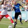 Lea Schrenk (links) von den Würzburger Kickers beim Landespokal-Finale im Mai im Duell mit Milena Proske vom Ligakonkurrenten FFC Wacker München. Die Kickers-Frauen haben gegen den FFC Hof ihr Auftaktspiel in der Fußball-Regionalliga Süd verloren.