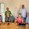 Beim ersten Internet-Treff für Senioren in Rimpar waren mit dabei: Ulrike Haase (hinten links) und Rudolf Baumeister (hinten rechts), sowie (vorne von links) Lothar Hohnheiser, Edith Berthold, Elfriede Söldner und Armin Kroiß.