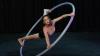 Marlene Ziechmann kommt mit ihrem Cyr Wheel in den Langendorfer Zirkus „Luna“.