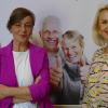 Die Wissenschaftlerin Ursula Kremer-Preiß (links) stellte zum Auftakt der 18. Aktionswochen 60+ im Landkreis Kitzingen Landrätin Tamara Bischof und zahlreichen Zuhörenden neue Möglichkeiten zum Wohnen im Alter vor.