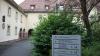 In seiner 900-jährigen Geschichte beherbergte das Kloster Hausen nicht nur Nonnen, sondern war auch Kinder- und Altenheim sowie Außenstelle des Landratsamtes. Inzwischen steht es teilweise leer. Der Kreis plant, es ab Dezember als Notunterkunft für Menschen auf der Flucht zu nutzen.