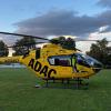 Der Rettungshubschrauber landete am Prichsenstadter Sportplatz und brachte den Schwerverletzten in die Klinik.