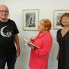 Hans-Hubertus Esser zeigt seine Karikaturen im Professorium, der Galerie für zeitgenössische Kunst im Malerfürstentum Neu-Wredanien, und beantwortet nach der Ausstellungeinführung durch Angelika Summa (rechts) Fragen interessierter Gäste. Hans-Hubertus Esser zeigt seine Karikaturen im Professorium, der Galerie für zeitgenössische Kunst im Malerfürstentum Neu-Wredanien, und beantwortet nach der Ausstellungeinführung durch Angelika Summa (rechts) Fragen interessierter Gäste.