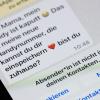 Immer wieder versuchen Betrüger, mit Nachrichten über das Handy Geld zu erbeuten. Die Polizei gibt Ratschläge.