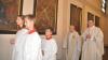 Beim Einzug in die Kirche am Festgottesdienst Pfarrer i.R. Hermann Josef Schöning (links) und Pfarrer Dr. Eugen Daigeler gemeinsam mit den Ministranten Elisa und Simon Zimny und Luis Denninger. Beim Einzug in die Kirche am Festgottesdienst Pfarrer i.R. Hermann Josef Schöning (links) und Pfarrer Dr. Eugen Daigeler gemeinsam mit den Ministranten Elisa und Simon Zimny und Luis Denninger.