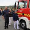 Bernd Zimmermann (vorne Mitte) erläuterte den Coaching-Teilnehmern die verschiedenen Szenarien, an denen die Feuerwehrleute in Würzburg üben – wie eine überschwemmte Straße, einen Brand im Hochhaus oder einen Einsatz in einem stark beschädigten Wohnhaus.