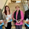 Sie halten schon den neuen Seniorenratgeber des Landkreises in den Händen (von links): Thomas Bruckmüller (Behindertenbeauftragter des Landkreises Rhön-Grabfeld), Selina Pfülb (Fachstelle für Senioren und Menschen mit Behinderung), Gabi Gröschel (Seniorenbeauftragte des Landkreises Rhön-Grabfeld) und Landrat Thomas Habermann.