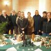 Das Gemeindeteam von St. Maximilian Kolbe lädt zur Krippenausstellung ein (von links): Diakon Josef Eberhorn, Manfred und Roswitha Glaser, Pfarrer Stephan Eschenbacher, Adelheid Saul, Gemeindeleiterin Barbara Hornung, Angelika Eberhorn und Antje Müller. Das Gemeindeteam von St. Maximilian Kolbe lädt zur Krippenausstellung ein (von links): Diakon Josef Eberhorn, Manfred und Roswitha Glaser, Pfarrer Stephan Eschenbacher, Adelheid Saul, Gemeindeleiterin Barbara Hornung, Angelika Eberhorn und Antje Müller.