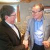 Bürgermeister Jürgen Götz gratuliert dem neuen Obmann der Gadheimer Feldgeschworenen, Johannes Römert. Bürgermeister Jürgen Götz gratuliert dem neuen Obmann der Gadheimer Feldgeschworenen, Johannes Römert.