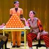 In "KasparHäuserMeer" zeigt Felicia Zeller am Mainfranken Theater in Würzburg mit bitterböser Komik einen Einblick in den Arbeitsalltag dreier Sozialarbeiterinnen. In "KasparHäuserMeer" zeigt Felicia Zeller am Mainfranken Theater in Würzburg mit bitterböser Komik einen Einblick in den Arbeitsalltag dreier Sozialarbeiterinnen.