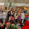 Nach fast vier Stunden Klamauk schnallte das Stimmungsbarometer beim furiosen Finale des Kinderfaschings des VCC im HdB auf und vor der Bühne nochmals ganz nach oben. Nach fast vier Stunden Klamauk schnallte das Stimmungsbarometer beim furiosen Finale des Kinderfaschings des VCC im HdB auf und vor der Bühne nochmals ganz nach oben.
