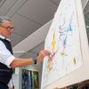 Kunst vor der KunstFABrik: In der Spitalstraße wird ein Leerstand durch Künstlerinnen und Künstler belebt.