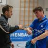 Spieler, Coach und Chauffeur war Marcin Miszewski, der auf diesem Bild Max Keller Tipps gibt. Spieler, Coach und Chauffeur war Marcin Miszewski, der auf diesem Bild Max Keller Tipps gibt.