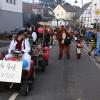 Angeführt von der Kapelle des Musikvereins Wiesenfeld in Sträflingskostümen war der Faschingszug am Dienstag mit Arche Noah, 101 Dalmatinern und dem Halloween-Wagen durch den Ort zum traditionellen Kehraus unterwegs.