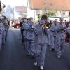 Angeführt von der Kapelle des Musikvereins Wiesenfeld in Sträflingskostümen war der Faschingszug am Dienstag mit Arche Noah, 101 Dalmatinern und dem Halloween-Wagen durch den Ort zum traditionellen Kehraus unterwegs.