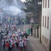 Angeführt von der Kapelle des Musikvereins Wiesenfeld in Sträflingskostümen war der Faschingszug am Dienstag mit Arche Noah, 101 Dalmatinern und dem Halloween-Wagen durch den Ort zum traditionellen Kehraus unterwegs.