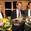 Der Baden-Württembergische Ministerpräsident a.D. und Ex-EU-Kommissar Günther Oettinger (Mitte) gemeinsam mit Landtagsvizepräsident Professor Wolfgang Reinhart (rechts) und dem Vorsitzenden des CDU-Ortsverbands Hundheim/Steinbach, Kurt Segner.