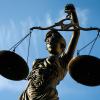Die Justitia ist die Göttin der Gerechtigkeit, weshalb sie oft mit zwei Waagschalen abgebildet wird. (Symbolbild)
