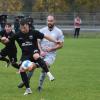 Jonas Schirber (am Ball, Archivbild aus dem vergangenen Oktober) erzielte zwei Treffer für die SG Unsleben/Wollbach im Test gegen den FSV Goldlauter.