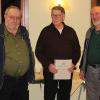 40 Jahre Mitglied im Rhönklub sind Franz Federlein (links) und Karl-Heinz-Mauer (daneben), rechts der Vorsitzende des Zweigvereins Egbert Haut.