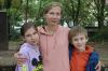 "Mein Leben ist wie eine Schaukel": Die Ukrainerin Iryna Nazarova ist bereits zweimal mit ihren Kindern Tereza und Andrij vor dem Krieg geflüchtet. Jetzt ist sie erneut in die Heimat zurückgekehrt. Die Sehnsucht nach der Heimat hat über die Vernunft gesiegt. Das Bild entstand beim Sommerfest des Helferkreises.
