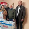 Spendenübergabe mit  (von links): Ingo Stößel, Gerda Beck, Stefan Groh, Jutta Lederer, Michael Wassermann, Norbert Scheuring und Bürgermeister Michael Ziegler.