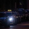 Raubüberfall nach Diskobesuch in Würzburg: Opfer wird im Taxi überfallen – der Taxifahrer fährt einfach davon