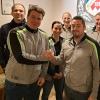 Die Übergabe des Staffelstabes ist geglückt. Der SV Mönchstockheim hat einen neue Vorstandsmitglieder gefunden. Im Bild von links: Christian Knetzger, Andreas Bördlein , Evi Kober, Conny Back, Johannes Kober, Herbert Back und Thomas Werbinek.