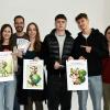 Auf dem Foto (von links): StRin Lisa Adler, Luise Preiß, StR Markus Schraut, Julia Full, Tristan Klafke, Valentin Steiner, StRin Monika-Oster Brandt, StRin Aileen Bögner.