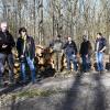 Begehung des Schallfelder und Lülsfelder Gemeindewalds (von links): Revierförster Felix Reichelt, Bürgermeister Thomas Heinrichs, die Stellvertreterin Andrea Reppert, die Gemeinderäte Ulrich Schemmel, Martin Ament, Stefan Plötz, Norbert Sahlmüller, die Gemeindebeschäftigten Tanja Braun und Sebastian Ellert. 