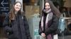 Diana Hense (links) und Mia Iff sind zwei von zwölf Schülerinnen und Schülern, die in diesem Jahr im Rahmen des P-Seminars des Walther-Rathenau-Gymnasiums Skulpturen zu Schweinfurter Sagen gestalteten. 