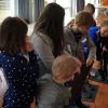 Ausbildung der Superhelden in Stationen: Teamarbeit beim Eisschollen-Spiel.