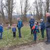 Die Kinder eine Messstelle des Wasserwirtschaftsamtes, an der der Grundwasserspiegel beobachtet wird. Die Kinder eine Messstelle des Wasserwirtschaftsamtes, an der der Grundwasserspiegel beobachtet wird.