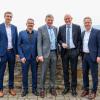Auf der Verabschiedung (von links): der neue Geschäftsführer der Bezirksgeschäftsstelle Unterfranken Thomas Försch, der Vorsitzende der Bezirksgeschäftsstelle Unterfranken Ralf Stegmeier, der scheidende Geschäftsführer der Bezirksgeschäftsstelle Unterfranken Manfred Dallner, der Präsident des Zentralverbands des Deutschen Baugewerbes Wolfgang Schubert-Raab und der Hauptgeschäftsführer des Landesverbands Bayerischer Bauinnungen Andreas Demharter.