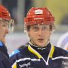 Tomas Cermak (links) und Kevin Marquardt vom ERV Schweinfurt stehen vor ihren letzten beiden Saisonspielen in der Bayernliga-Arstiegsrunde. Am Donnerstag treten die Mighty Dogs in Pfaffenhofen und am Samstag zu Hause gegen Geretsried an.