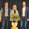 Irmgard Seifert (Mitte) im Kreise ihrer Kollegen, von links: Johannes Büttner, Personalrat, Stefan Lochner, stv. Schulleiter, Christian Schmitt, Schulleiter und Sybille Scholz-Eckert, Personalrätin.