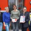 Freuen sich über die gelungene Zusammenarbeit (von links): Monika Müller (Leitung AWO-Seniorenzentrum Schwebheim), Ludmilla Geer (Pflegedienstleitung AWO-Tagespflege Schwebheim), Julia Friedrich (Teilnehmerin „Mensch inklusive“), Eva Hartmann (Leitung „Mensch inklusive“), Kerstin Gerhard (Inklusionsbegleiterin „Mensch inklusive“) und Dr. Volker Karb (Bürgermeister Schwebheim).