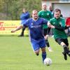 Der SV Hofheim mit Matthias Först (Mitte, gegen den Thereser Henry Neubauer) gewinnt das Kellerduell der Kreisliga Schweinfurt 2 bei der SG Obertheres/Dampfach und sichert sich den ersten Dreier im Kalenderjahr 2024.