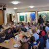 Die Rappelkinder lassen sich das Frühaufsteherfrühstück schmecken. Die Rappelkinder lassen sich das Frühaufsteherfrühstück schmecken.
